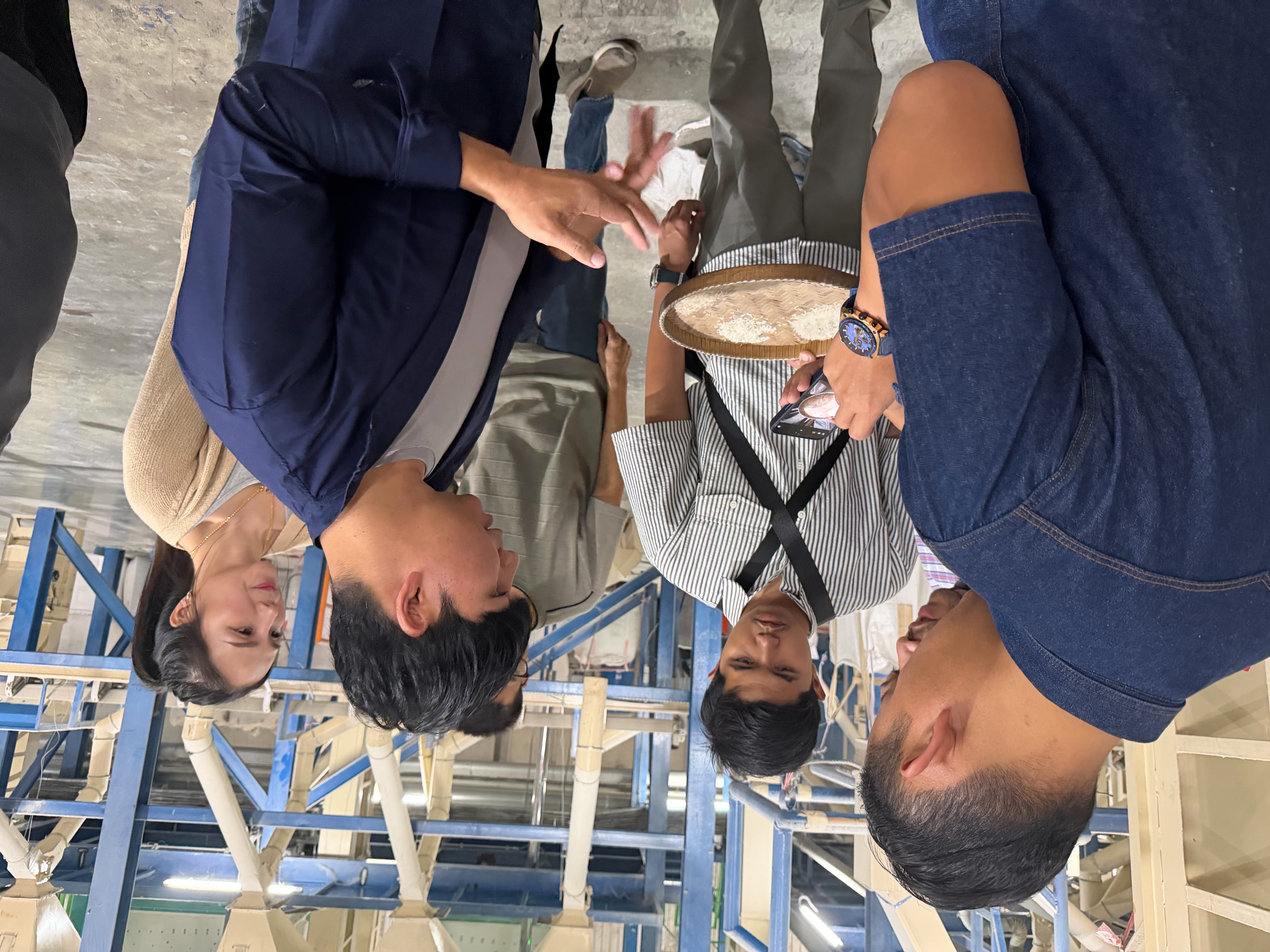 เดินชมการทำงาน